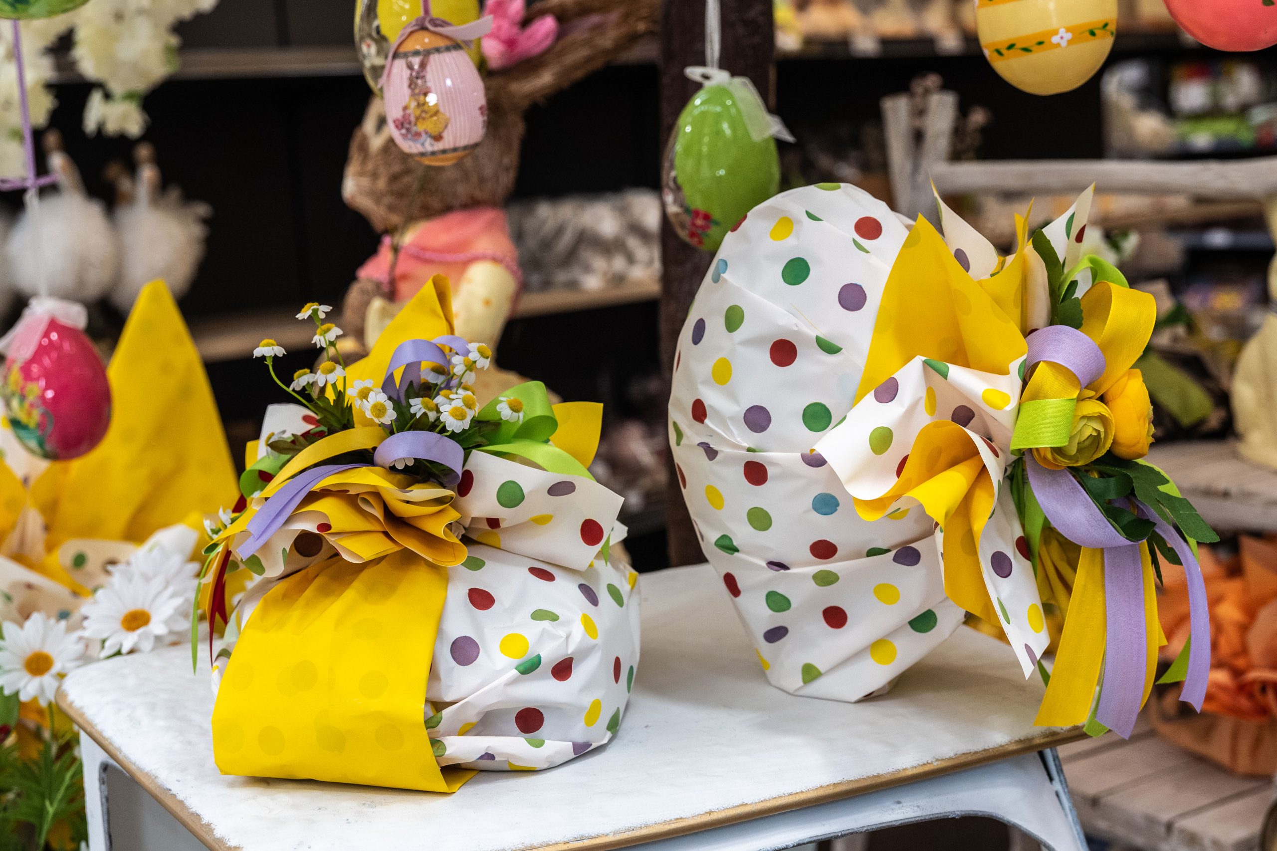 Sacchetti di Carta Pasquali, 12 Sacchetti Carta Pasqua e 18 Adesivi Pasqua, Sacchetto Regalo Pasqua con Motivo Uovo, Coniglietto, Pulcino, Sacchetto Ppasqua per Dolci, Biscotti, Uova e Regali
